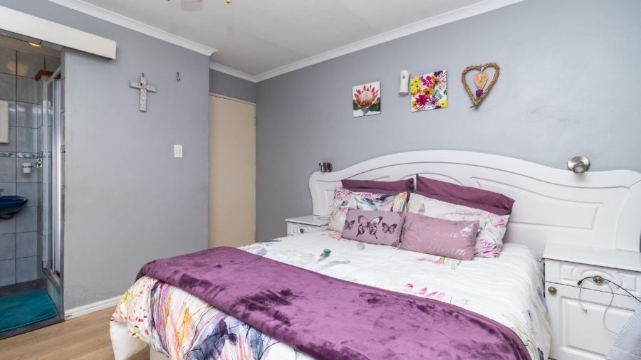 3 Bedroom Property for Sale in Highbury Western Cape